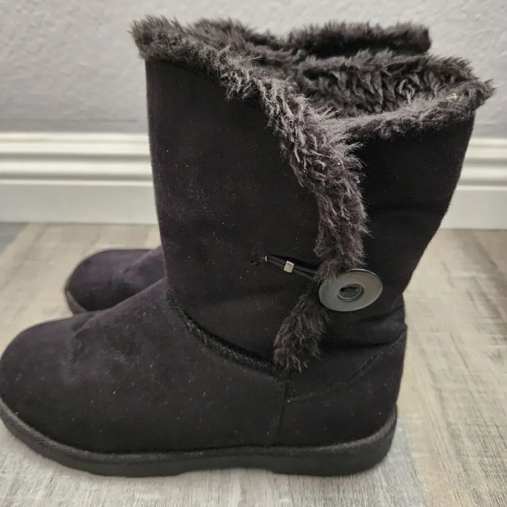 SO Women's SoJordie Black Faux Fur-Lined Boots Button Side Closure Size 7M